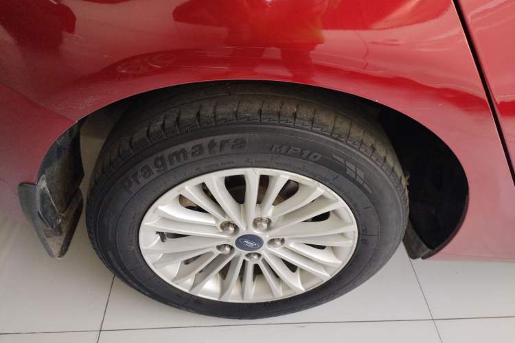 Used Ford Escort 2015 1.5L Manual Comfort Model
