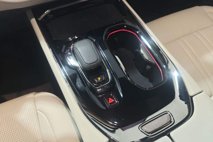 Used Zeekr 009 2022 WE Edition
