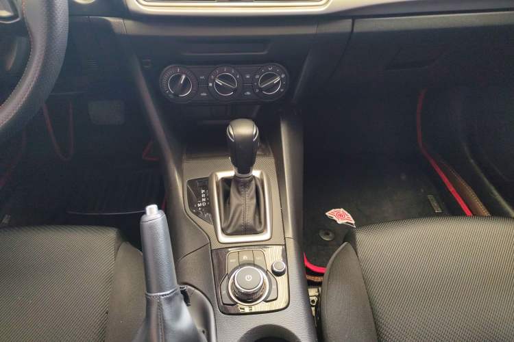 Used Mazda Mazda 3 Axela 2019 Cloud-Controlled Version Sedan 1.5L Automatic Comfort Trim China VI Standard
