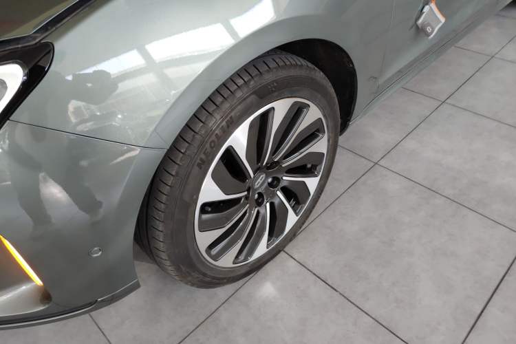 Used Hima AITO M5 2022 Extended-Range Four-Wheel Drive Performance Version