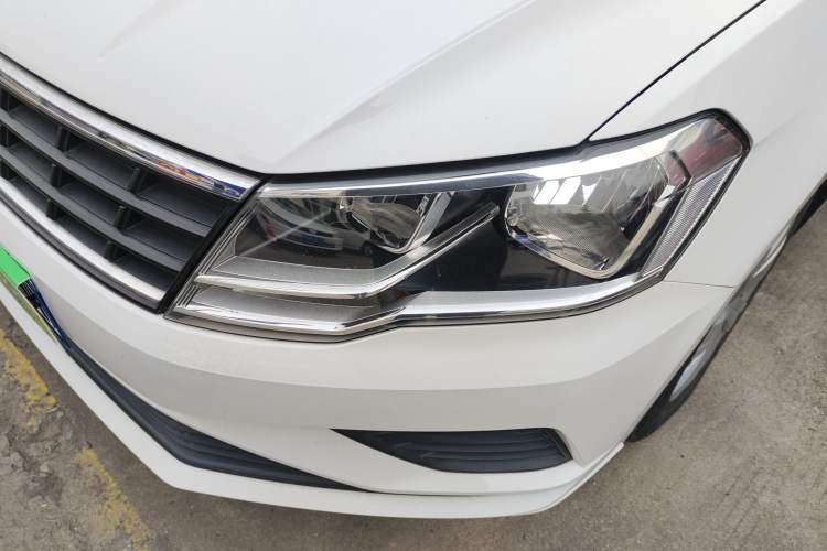 Used Volkswagen Jetta 2017 1.4L Manual Fashion Edition
