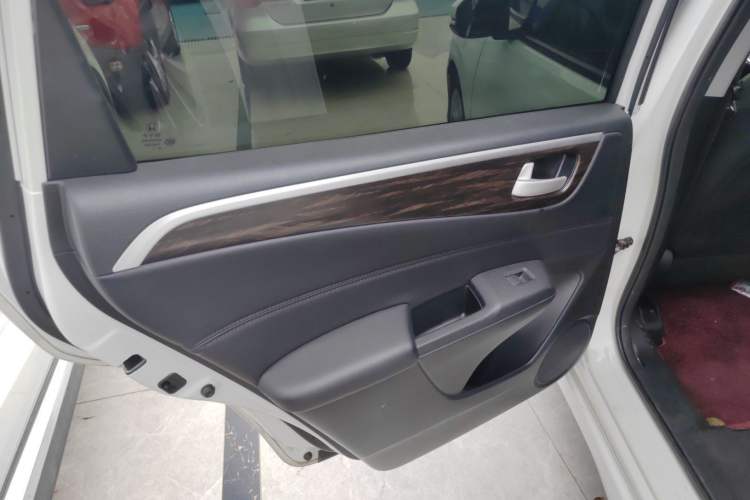 Used Honda Jade 2017 1.8L automatic Comfort version 5 seats
