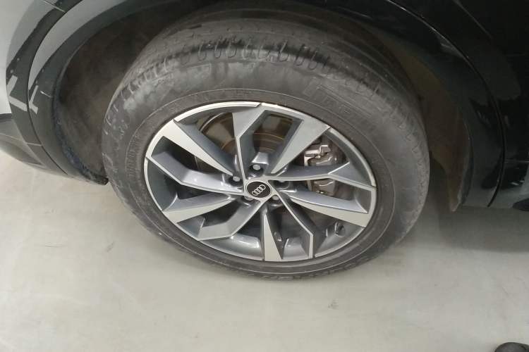 Used Audi Q5L 2023 40T Luxury Dynamic Model
