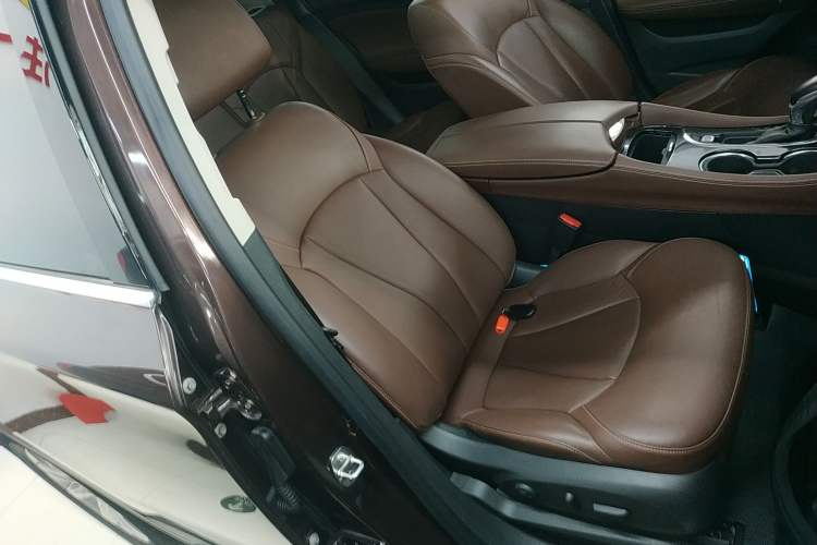 Used Buick Envision 2019 20T Two-Wheel Drive Luxury Version China V Standard
