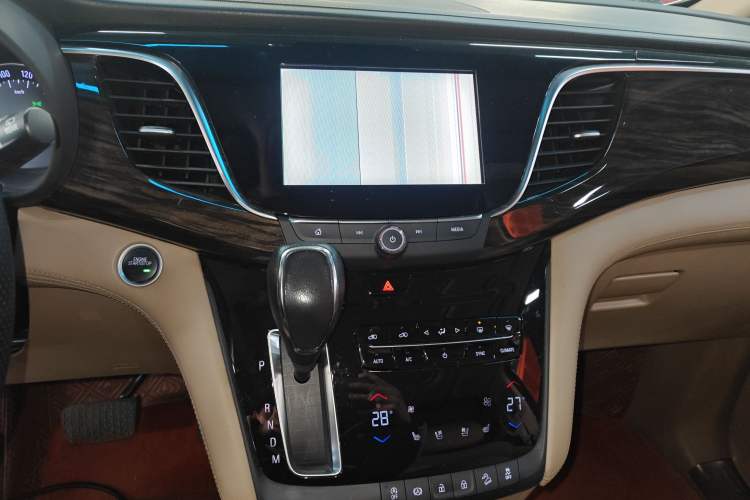 Used Buick GL8 2018 ES 28T Flagship Model China VI Standard
