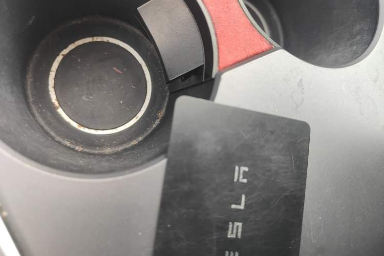 Used Tesla Model Y 2021 Long-Range All-Wheel-Drive Version 3D7
