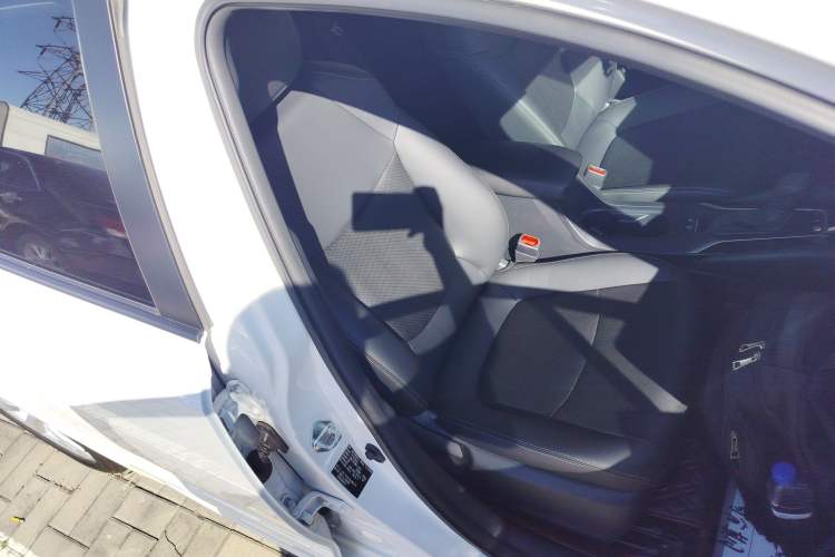 Used Toyota Corolla 2021 Dual-Motor 1.8L E-CVT Elite Edition
