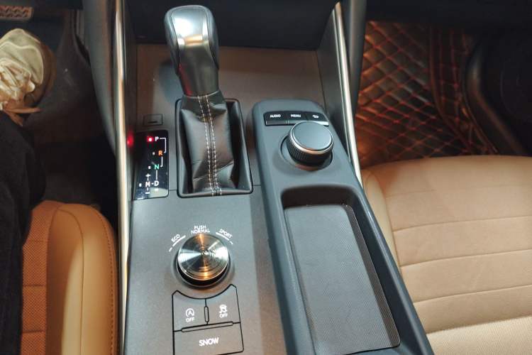 Used Lexus IS 2017 300 Leading Edition
