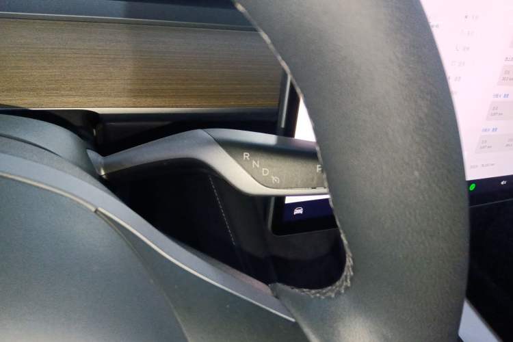 Used Tesla Model Y 2022 Long-Range All-Wheel-Drive Version