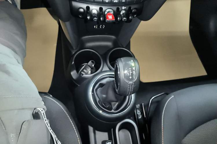 Used  MINI 2016 1.2T ONE Pioneer Edition
