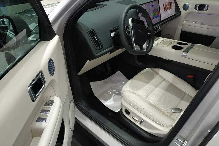 Used Li Auto L6 2025 Pro Smart Refresh Edition
