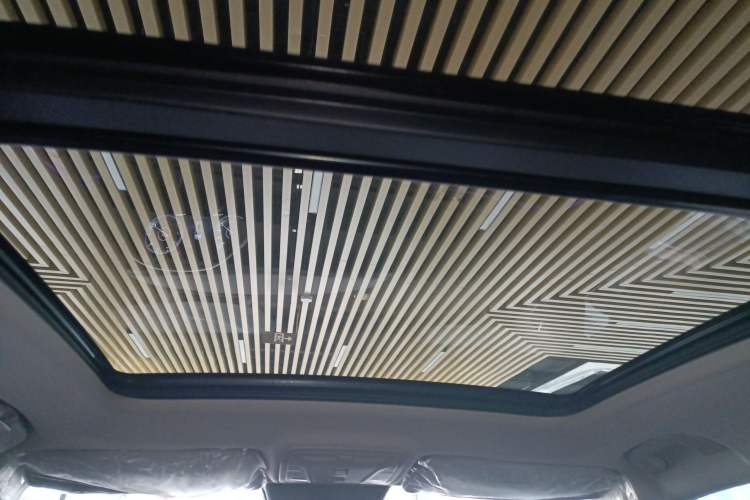 Used Hongqi HS5 2022 Facelifted Version 2.0T Smart Connect Flagship All-Wheel-Drive Edition
