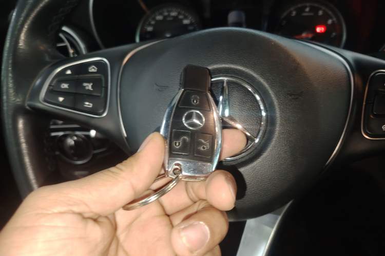 Used Mercedes-Benz GLC 2018 GLC 260 4MATIC Luxury Model