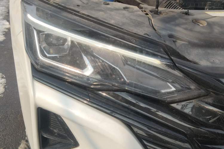 Used Dongfeng Aeolus Yixuan MAX 2022 1.5T Super Stylish Trendsetter Edition