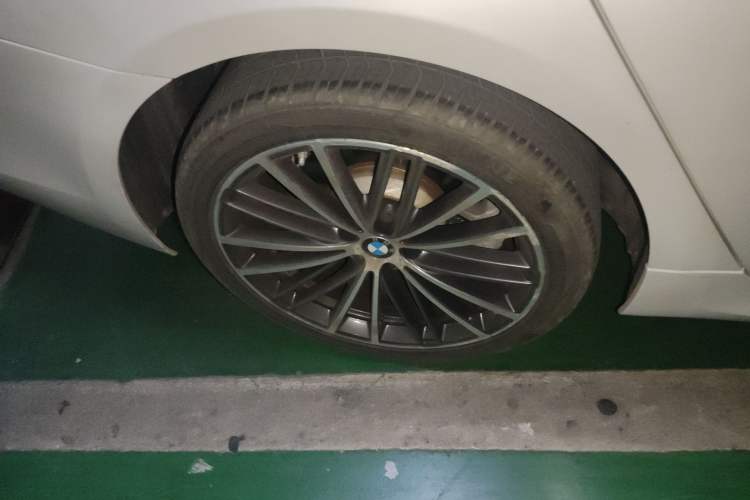 Used BMW 5 Series 2019 Facelifted 530Li Leading Edition M Sport Package
