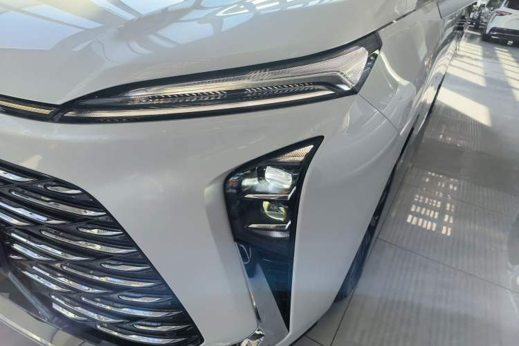 Used Buick GL8 2025 Lu Zun Deluxe Edition