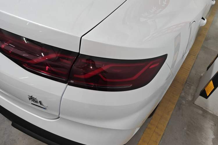 Used BYD Qin L 2025 DM-i Smart Drive 120KM Leading Model
