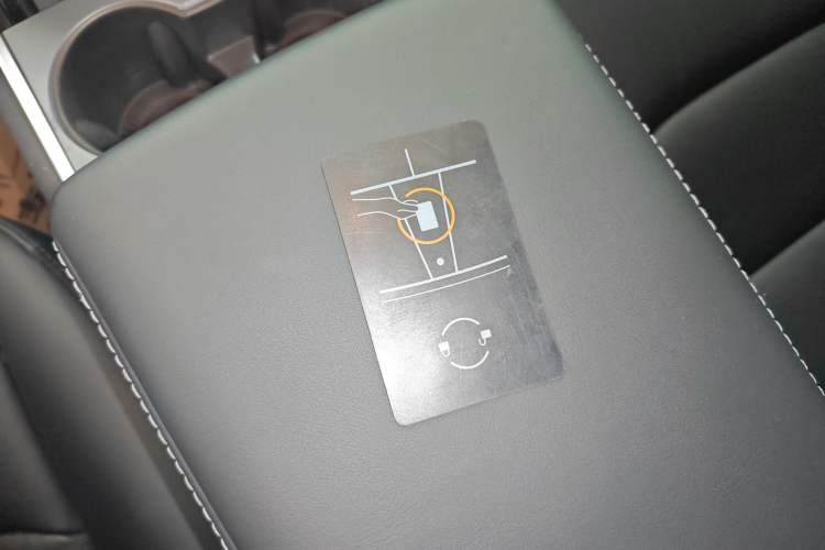 Used Tesla Model Y 2021 Long-Range All-Wheel-Drive Version 3D7