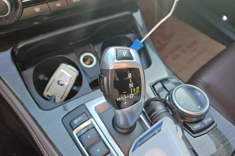 Used BMW 5 Series 2014 525Li Luxury Design Package
