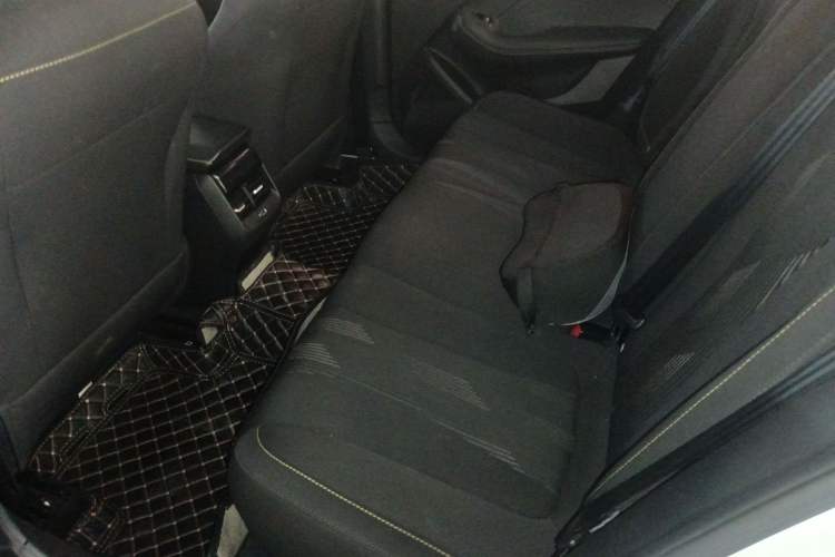 Used Roewe i5 2021 1.5L CVT Platinum Edition
