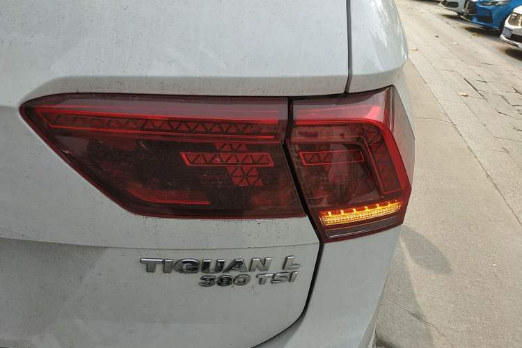 Used Volkswagen Tiguan L 2017 380TSI Automatic All-Wheel-Drive Luxury Edition