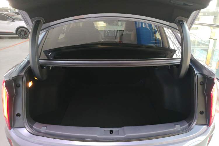 Used Hongqi E-QM5 2023 620km PLUS
