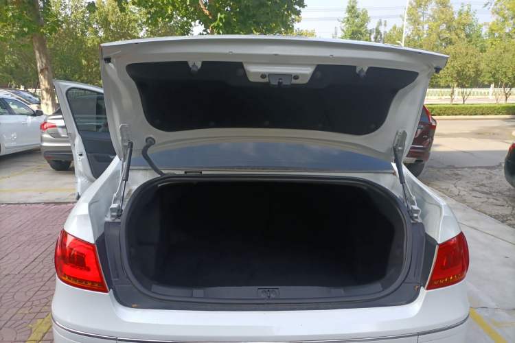 Used Peugeot 408 2013 2.0L Automatic Comfort Edition
