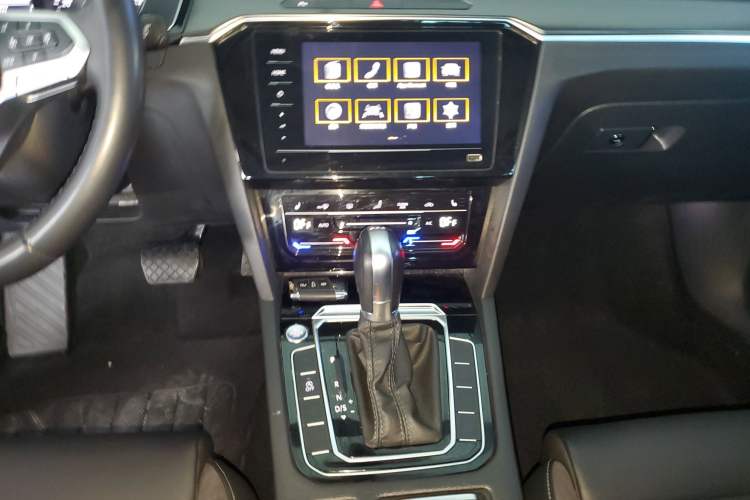 Used Volkswagen Magotan 2020 330TSI DSG Leading Model
