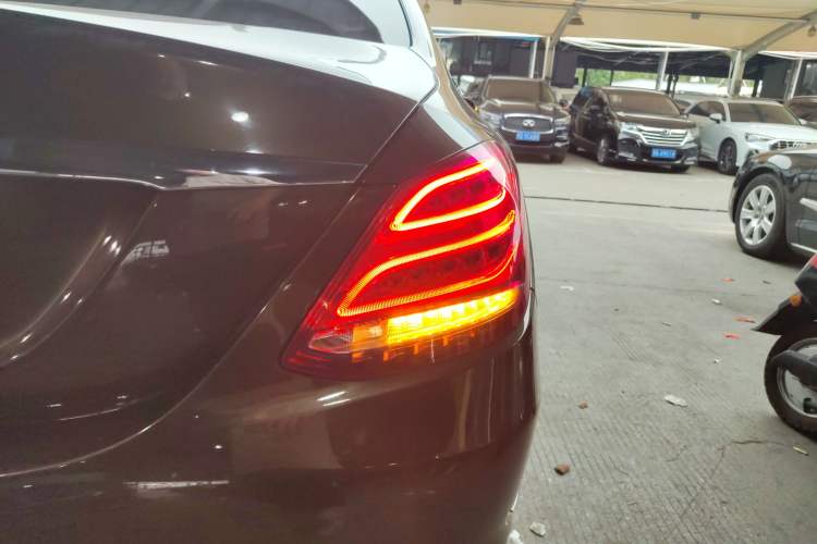 Used Mercedes-Benz C-Class 2015 C 200 L
