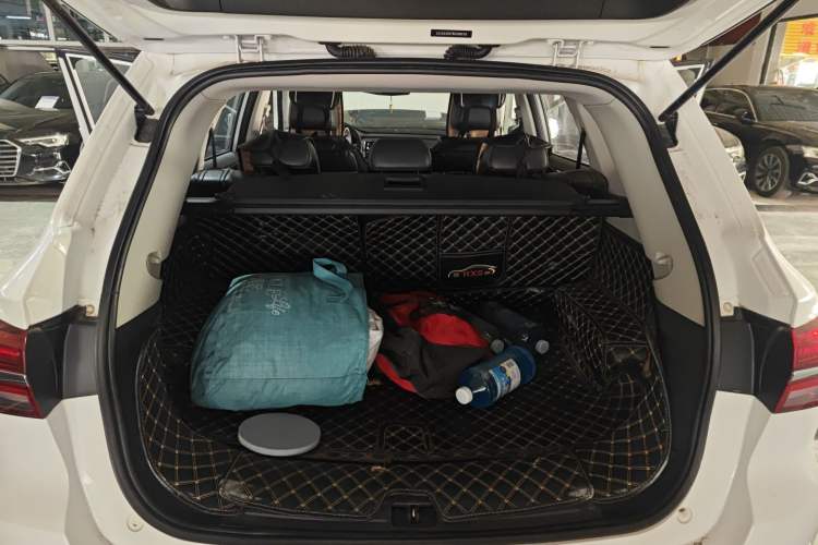 Used Roewe RX5 2016 20T Two-Wheel Drive Automatic Internet Smart Edition