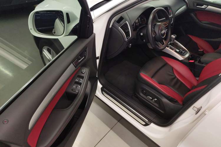 Used Audi Q5 2017 Plus 40 TFSI Technology Model