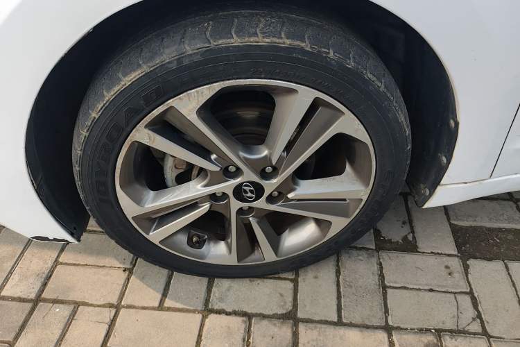 Used Hyundai Elantra 2016 1.6L Automatic ZhiXuan · Luxury Version