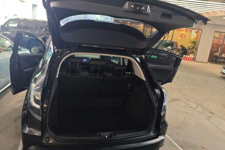 Used Honda Vezel 2022 1.5L CVT Phantom Night Pioneer Edition
