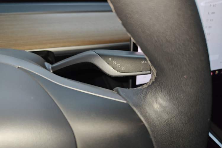 Used Tesla Model Y 2021 Long-Range All-Wheel-Drive Version
