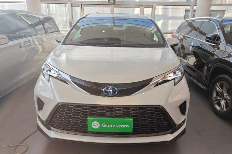 Used Toyota Granvia 2022 2.5L Hybrid Flagship Edition
