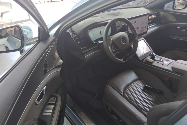 Used BYD Han 2023 DM-i Champion Edition 121KM Prestige Model
