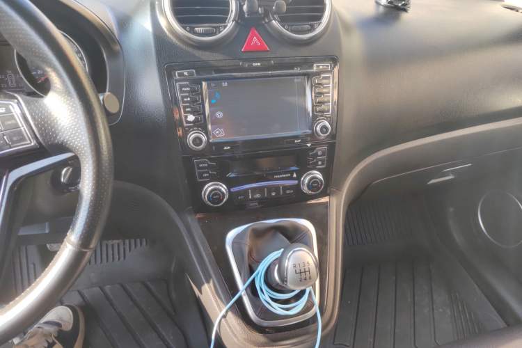 Used Haval H6 2015 Upgraded Model 1.5T Manual Two-Wheel Drive Elite Version
