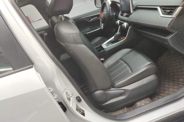 Used Toyota RAV4 2022 2.0L CVT Two-Wheel Drive Fashion Edition
