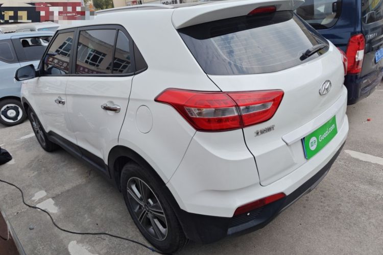 Used Hyundai ix25 2015 1.6L Automatic Two-Wheel-Drive Deluxe DLX Model