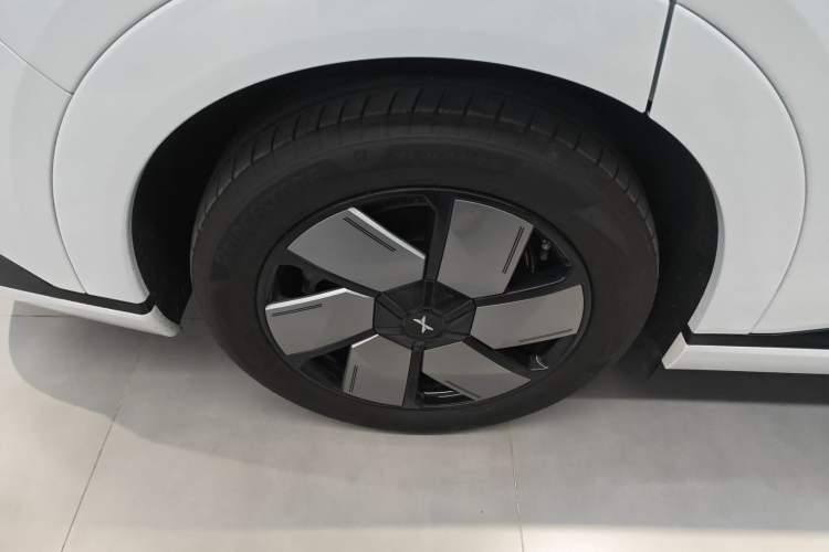 Used XPeng X9 2024 702 Ultra-Long Range Max
