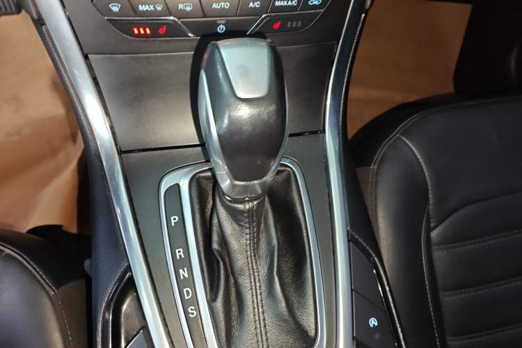 Used Ford Edge 2018 EcoBoost 245 Two-Wheel-Drive Titanium 7-Seater China V Standard