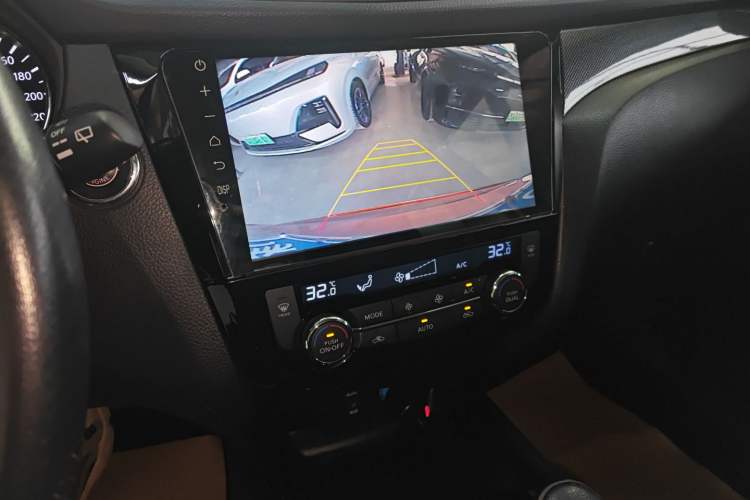 Used Nissan X-Trail 2014 2.5L CVT Leading Edition 4WD