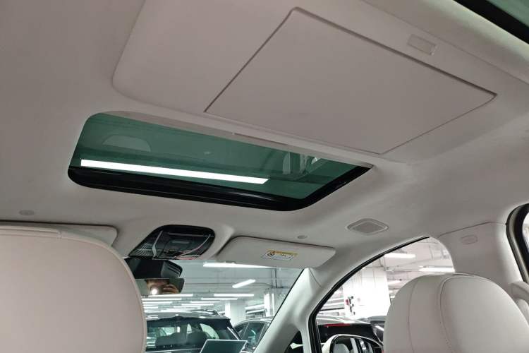 Used VOYAH Dream 2025 PHEV Four-Wheel-Drive Flagship Version – Qiankun Edition
