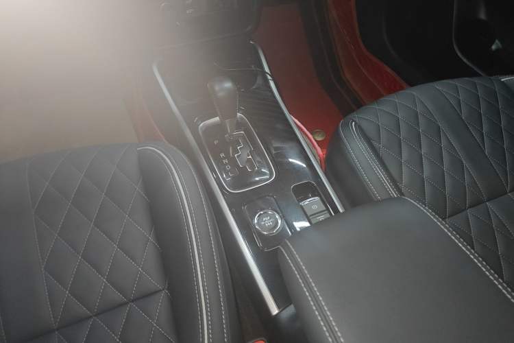 Used Mitsubishi Outlander 2021 2.4L 4x4 Zhi Xiang Edition 7 Seats