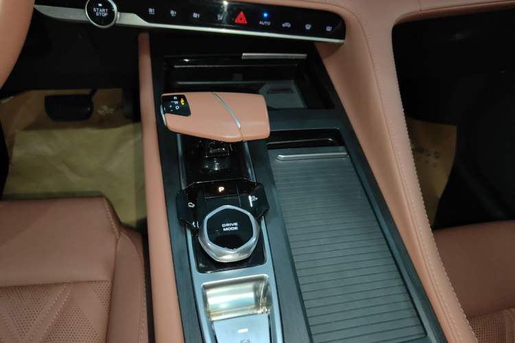 Used Changan CS75 PLUS 2023 3rd Generation 1.5T Automatic Prestige Model
