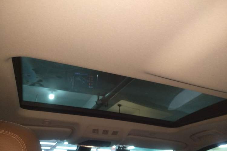 Used BMW 5 Series 2014 520Li Elegant Model
