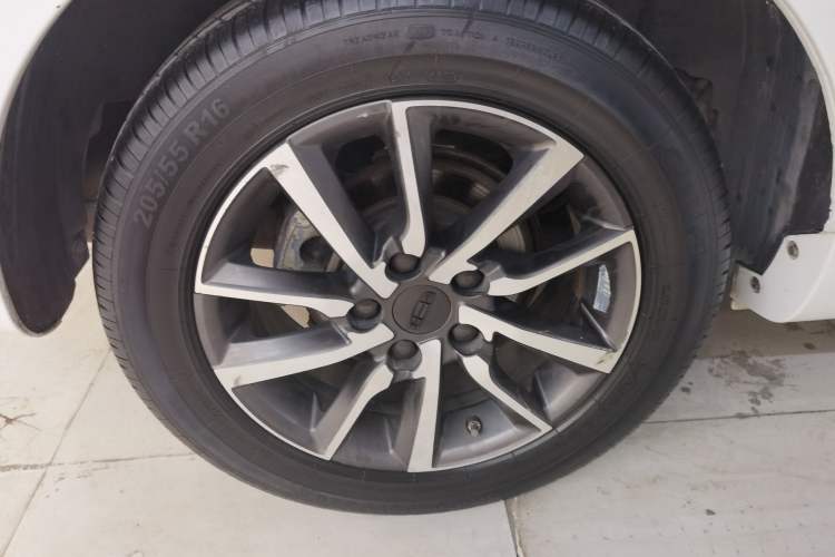 Used Geely Auto Emgrand 2019 Leading Edition 1.5L CVT Upward-Connected Model China VI Standard