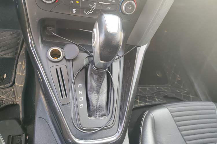 Used Ford Focus 2017 Hatchback 1.6L Automatic Fashion Edition Smart Drive Version
