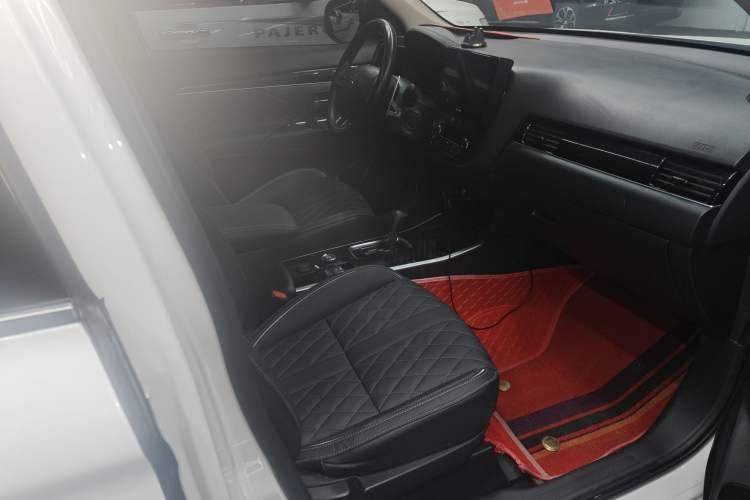 Used Mitsubishi Outlander 2021 2.4L 4x4 Zhi Xiang Edition 7 Seats