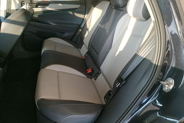 Used Volkswagen ID.7 VIZZION 2024 AIR model
